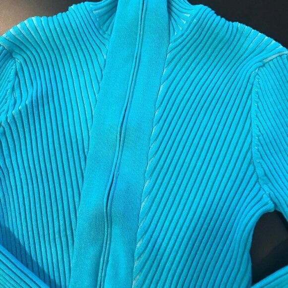 Zephyr Blue Girl Sweater Sz Large - Picture 3 of 5